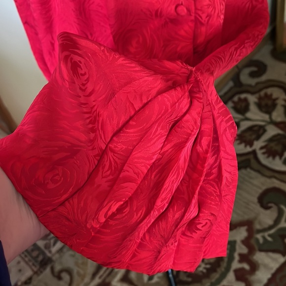 Vtg 90s ARGENTI 100% silk Size 12 Deep Classic RED Sexy Modest Buttonfront  LUXE - Picture 13 of 16